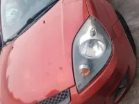 Gebraucht Ford Fiesta 101 PS (74 kW) 2006 Rot Kleinwagen