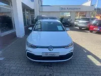 Gebraucht VW Golf VIII R-line 190 PS (139 kW) 2023 Pure white (metallic) Kombi