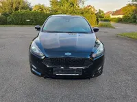 Gebraucht Ford Focus ST-Line 140 PS (102 kW) 2018 Shadow black Kombi