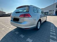 Gebraucht VW Golf VII Trendline 110 PS (80 kW) 2016 Andere farben Kombi