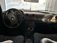 Gebraucht Mercedes 200 111 PS (81 kW) 1981 Weiß Limousine