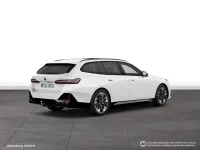 Gebraucht BMW 550e M Sport 489 PS (359 kW) 2025 Weiß Kombi