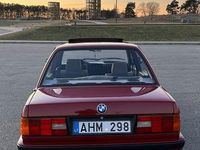 Gebraucht BMW 324 86 PS (63 kW) 1991 Rot Limousine