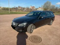 Używany Mercedes E220 Avantgarde 170 KM (125 kW) 2015 Czarny Sedan/Limuzyna