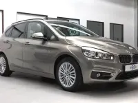 Gebraucht BMW 225 Active Tourer Comfort Edition 231 PS (169 kW) 2015 Silber Van / Kleinbus