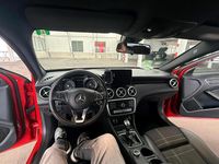 Gebraucht Mercedes A180 109 PS (80 kW) 2016 Rot Limousine