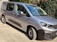 Gebraucht Peugeot Partner 131 PS (96 kW) 2024 Silber Van / Kleinbus