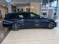 Gebraucht Mercedes E300 AMG line 306 PS (225 kW) 2022 Blau nautikblau  metalliclack (metallic) Kombi