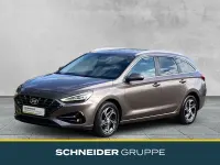 Gebraucht Hyundai i30 Trend 120 PS (88 kW) 2023 Silky bronze Kombi