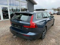 Gebraucht Volvo V60 Momentum 150 PS (110 kW) 2019 Blau Kombi