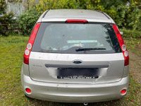 Gebraucht Ford Fiesta 85 PS (62 kW) 2006 Silber Kleinwagen