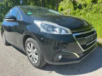 Gebraucht Peugeot 208 Active 82 PS (60 kW) 2017 Schwarz Kleinwagen