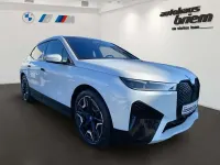 Gebraucht BMW iX Sport Line 239 kW (326 PS) 2023 Mineralweiß SUV