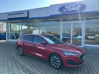 Gebraucht Ford Focus Titanium 125 PS (91 kW) 2024 Rot Limousine