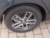 Gebraucht Toyota Auris 99 PS (72 kW) 2014 Blau metallic Limousine