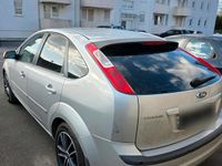 Gebraucht Ford Focus 115 PS (84 kW) 2005 Silber Limousine