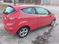 Gebraucht Ford Fiesta Titanium 82 PS (60 kW) 2010 Rot Kleinwagen