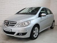 Gebraucht Mercedes B180 109 PS (80 kW) 2010 Silber Van / Kleinbus