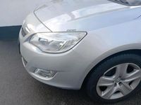 Gebraucht Opel Astra 102 PS (75 kW) 2011 Grau Kombi