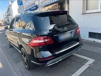 Gebraucht Mercedes ML350 259 PS (190 kW) 2012 Schwarz SUV