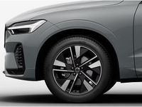 Neu Volvo XC60 Plus 250 PS (183 kW) 2026 Grau (vapour grey) SUV