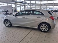 Gebraucht Mercedes A180 Style 122 PS (89 kW) 2014 Polarsilber  metalliclack (metallic) Limousine