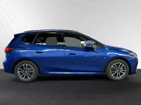 Gebraucht BMW 220 Active Tourer M Sport 170 PS (125 kW) 2025 Portimao blau Van / Kleinbus