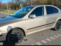 Gebraucht Skoda Octavia Ambiente 116 PS (85 kW) 2005 Gelb Limousine
