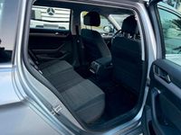 Gebraucht VW Passat 200 PS (147 kW) 2021 Silber Kombi