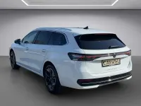 Gebraucht VW Passat Elegance 150 PS (110 kW) 2024 Pure white Kombi