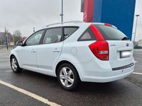 Usado Kia Ceed 125 HP (91 kW) 2011 Branco Citadino
