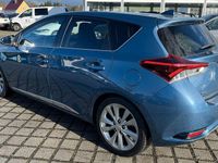 Gebraucht Toyota Auris Executive 111 PS (81 kW) 2015 Blau Limousine
