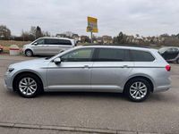 Gebraucht VW Passat 143 PS (105 kW) 2022 Silber Kombi