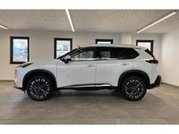 Neu Nissan X-Trail Tekna 163 PS (119 kW) 2026 Champagne silver / dach schwar SUV