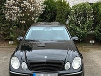 Second-hand Mercedes E240 177 CP (130 kW) 2005 Negru Berlinǎ