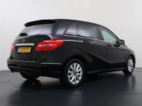 Gebraucht Mercedes B180 122 PS (89 kW) 2012 Schwarz Van / Kleinbus