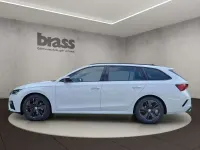 Gebraucht Skoda Octavia RS 200 PS (147 kW) 2024 Moonweiß perleffekt Kombi