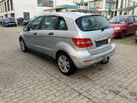 Gebraucht Mercedes B180 109 PS (80 kW) 2006 Silber Van / Kleinbus