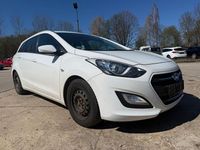 Gebraucht Hyundai i30 Style 110 PS (80 kW) 2016 Weiß Kombi