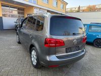 Gebraucht VW Touran Style 105 PS (77 kW) 2012 Grau Van / Kleinbus