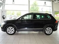 Gebraucht VW Tiguan Elegance 150 PS (110 kW) 2023 Deep black perleffekt SUV