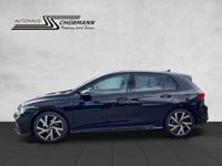 Second-hand VW Golf VIII R-line 150 CP (110 kW) 2023 Negru Berlinǎ