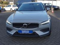 Gebraucht Volvo V60 CC Plus 197 PS (144 kW) 2023 Vapour grey Kombi