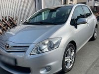 Gebraucht Toyota Auris Life 132 PS (97 kW) 2012 Silber Limousine