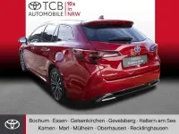 Neu Toyota Corolla 140 PS (102 kW) 2026 Red metallic Kombi