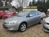 Gebraucht Opel Astra Design Edition 120 PS (88 kW) 2011 Perl silber Kombi