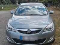 Gebraucht Opel Astra 110 PS (80 kW) 2012 Grau Limousine