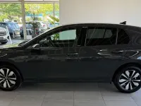 Gebraucht VW Golf VIII Move 110 PS (80 kW) 2024 Uranograu/cinza urano Limousine