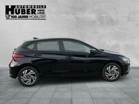 Gebraucht Hyundai i20 Trend 101 PS (74 kW) 2024 Schwarz metallic Limousine