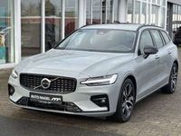 Gebraucht Volvo V60 Plus 197 PS (144 kW) 2024 Vapour grey / metallic Kombi